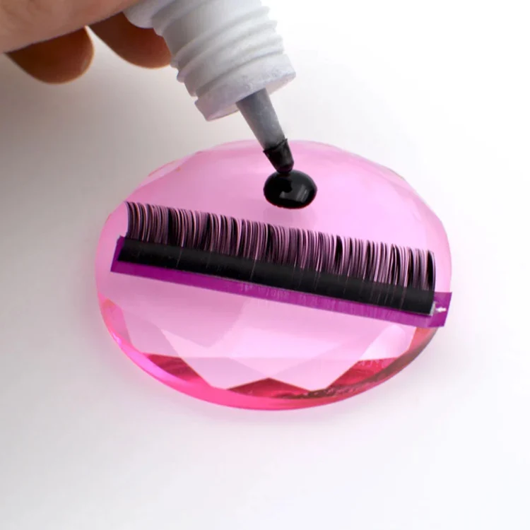 Rosa Glasklebefliese für Wimpernverlängerungen
