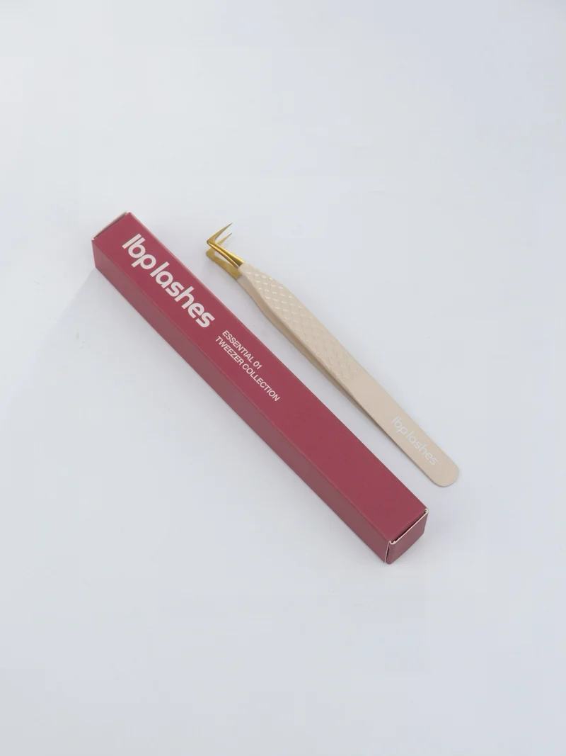 ESSENTIAL 01 VOLUME TWEEZER