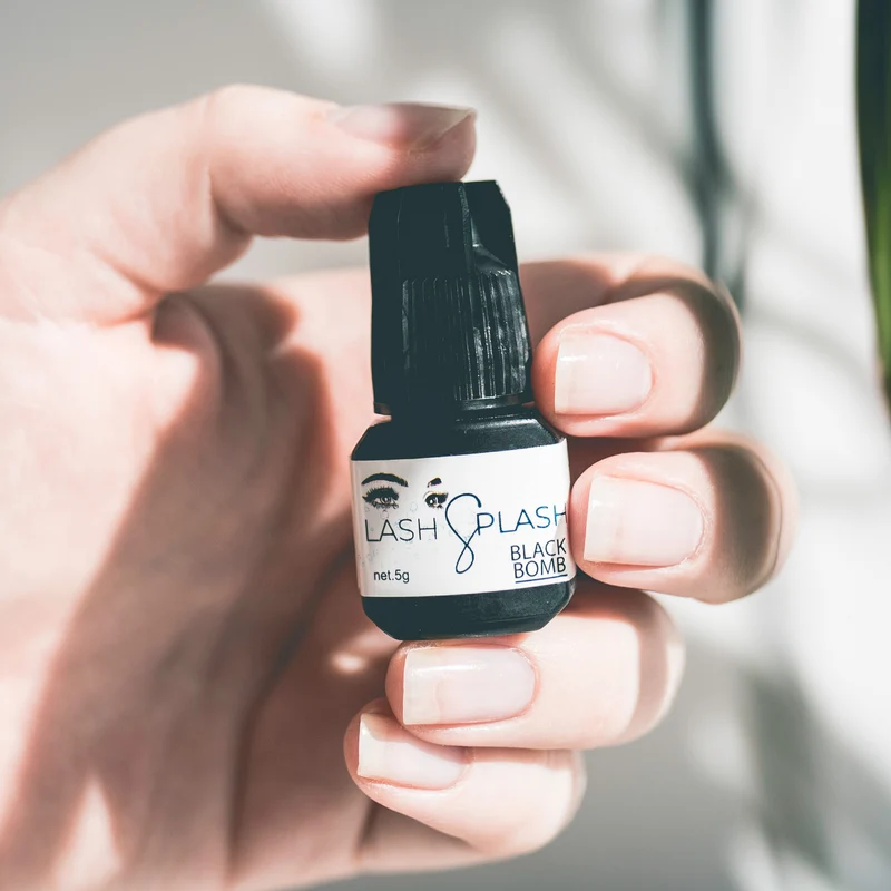 BLACK BOMB Wimpernkleber | 5ml | 1 Sek. Trocknungszeit