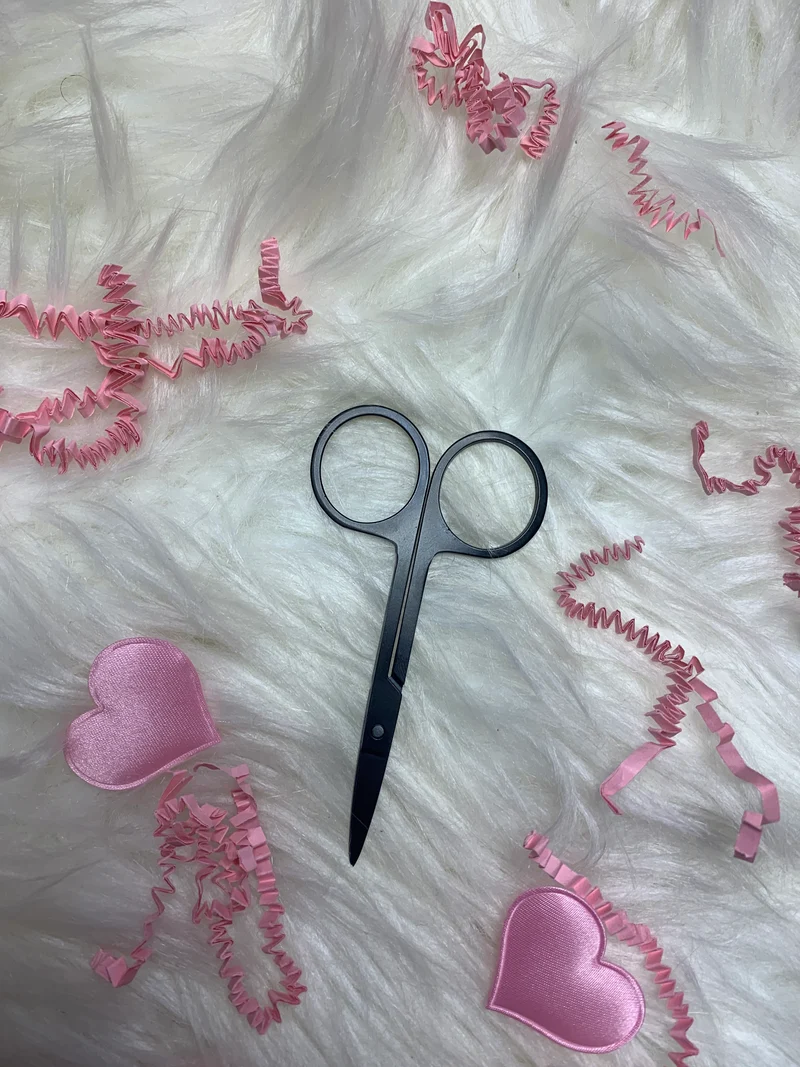 Lash scissors