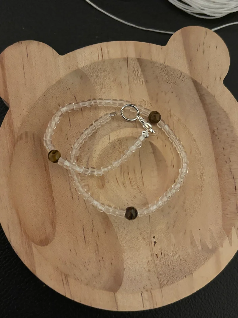 Take off and put back on anklet 8inches tiger eye
