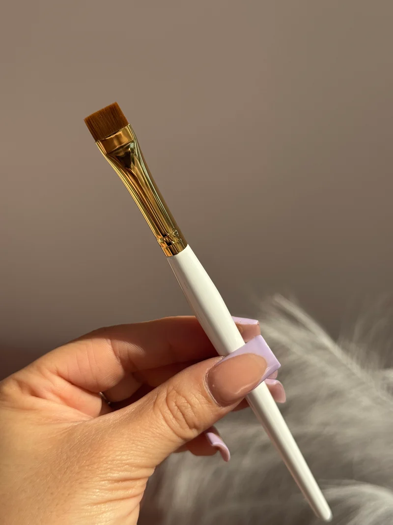 Flat brush