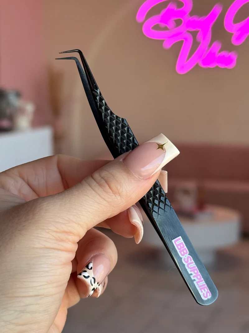 Volume plasma tweezer