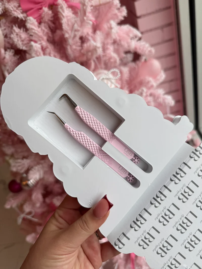 Pink Winter Bratz Tweezers 💖