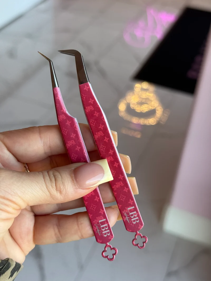 Red LV Bratz tweezers ❤️