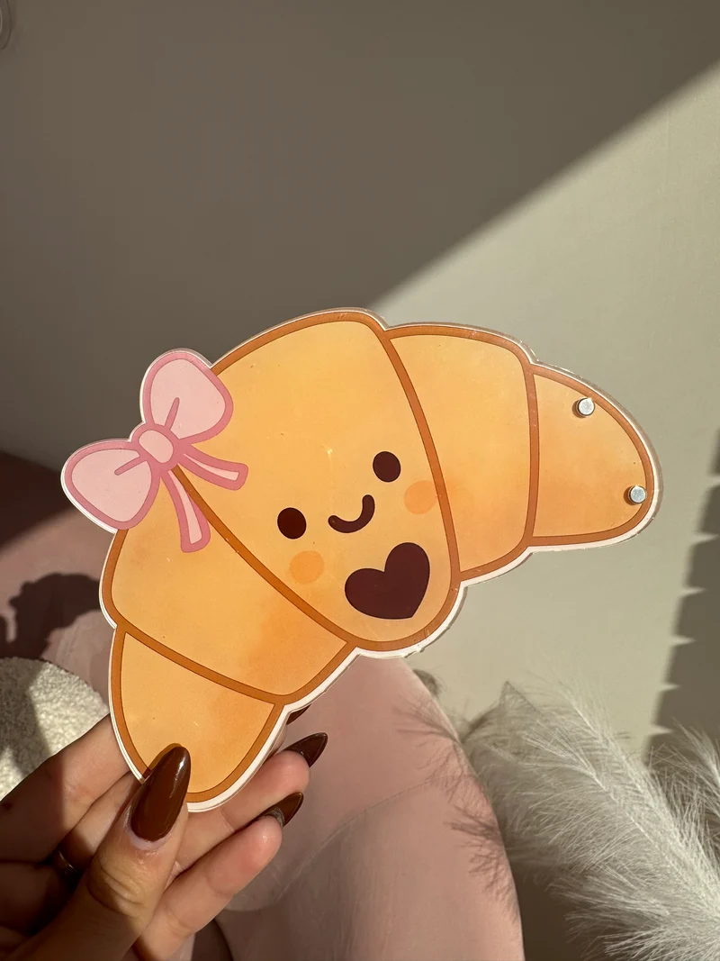 Croissant Lash Tile