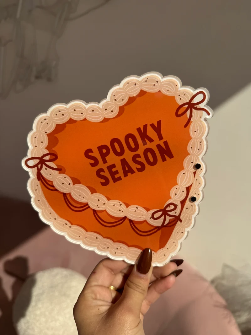 Spooky season cake lash tile