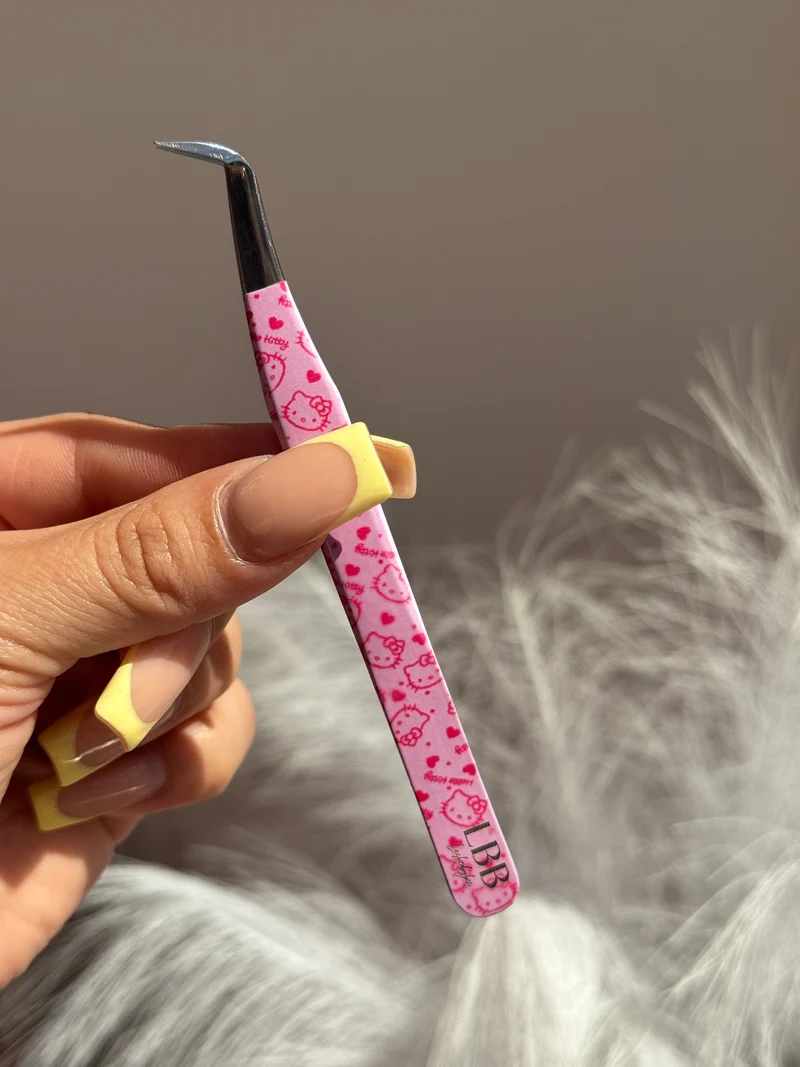 Hello Kitty Heart ❤️ Tweezer