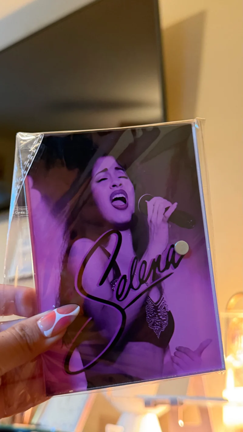 Selena tile