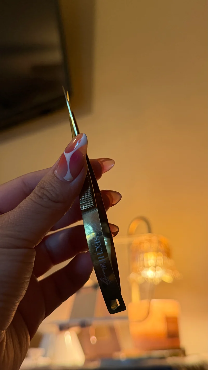 Precision brow scissors