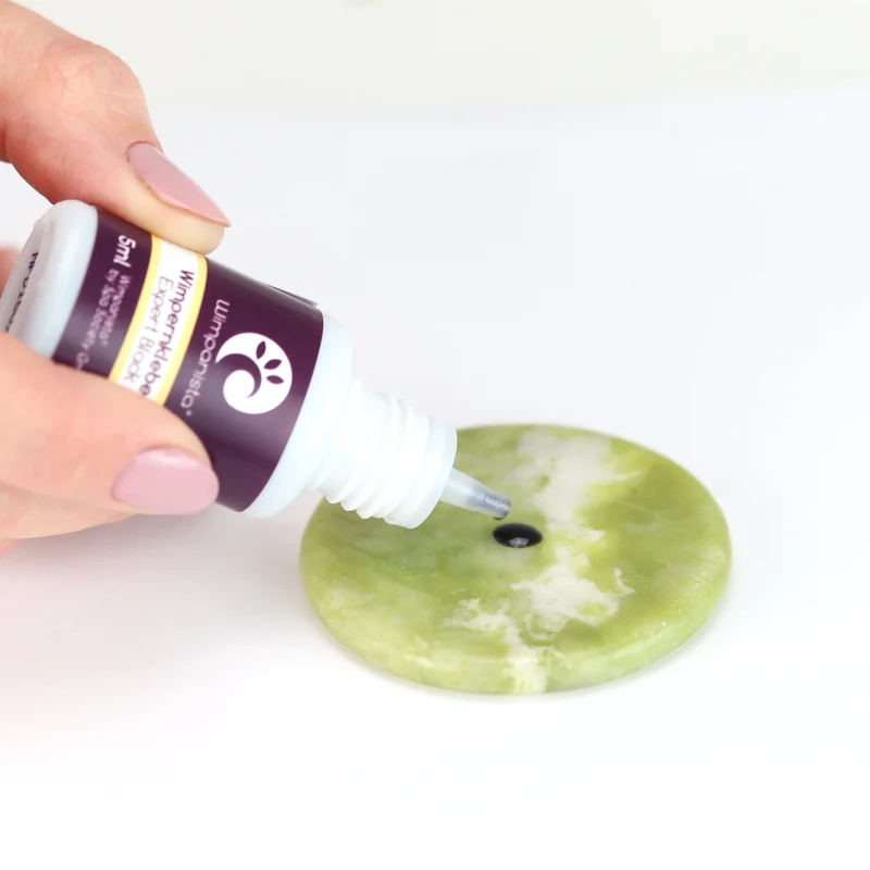 Jadestein für die Wimpernverlängerung. 4 cm.